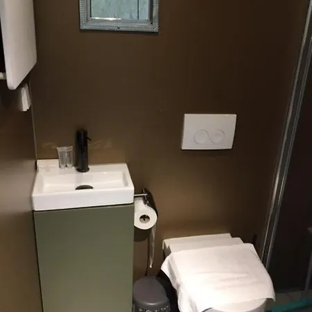 Tiny House In Het Groen, Aan Zee Met Hottub * 칼란트소그