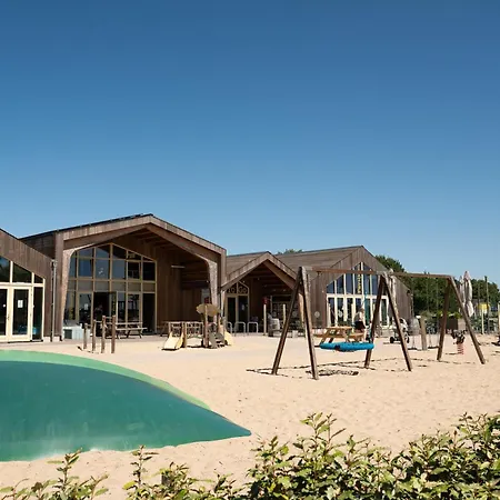 Tiny House In Het Groen, Aan Zee Met Prive Hottub Semesterbostad