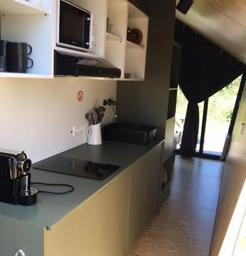 Дом отдыха Tiny House In Het Groen, Aan Zee Met Prive Hottub *